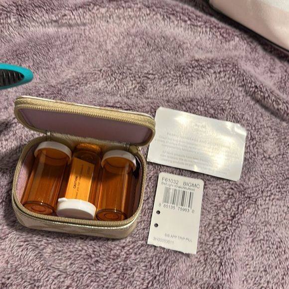 NWT Coach Triple Pill Case - Picture 3 of 14